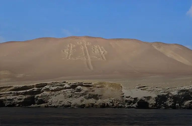 El Candelabro de Paracas atractivo cercano a Paracas Realty Beach